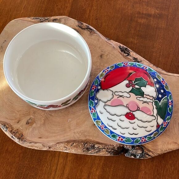Vintage Mikasa Santa Claus Ceramic Trinket Dish with Lid - Picture 2 of 5